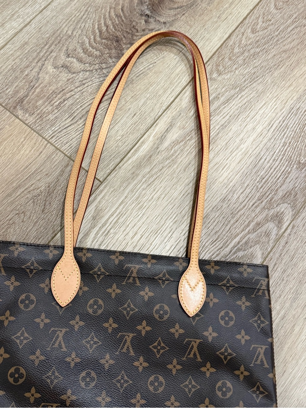 Louis Vuitton Monogram Canvas Tote with Natural Vachetta Straps - Picture 4 of 14